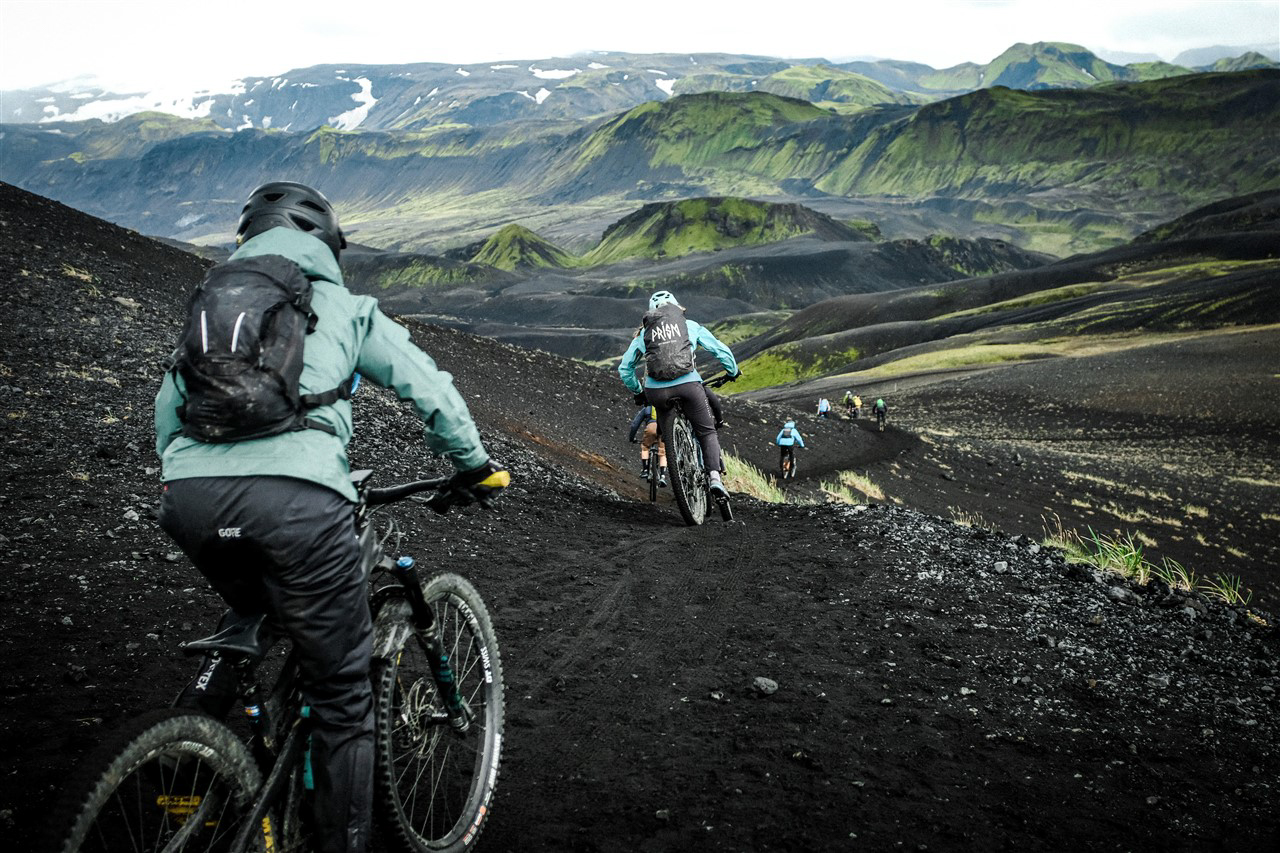 Ster Oefenen vlotter MTB riding in Iceland